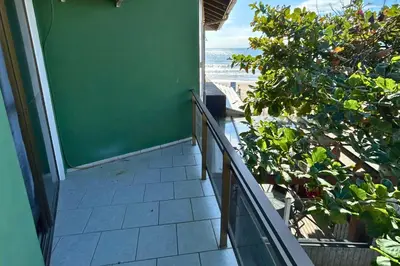 Uma varanda ou terraço em Sobrado na quadra mar, Praia de Bombas