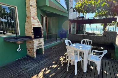 Uma varanda ou terraço em Sobrado na quadra mar, Praia de Bombas