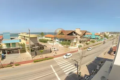 Uma vista do mar geral ou uma vista do mar a partir do apartamento