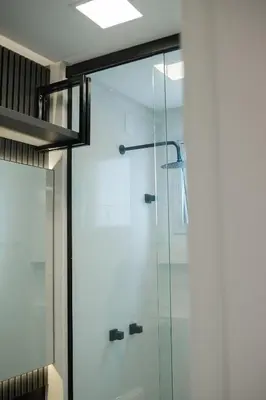 Uma casa de banho em Safira