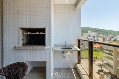 Uma vista geral da montanha ou uma vista da montanha a partir do apartamento