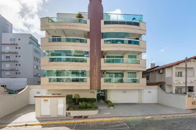 O edifício onde o apartamento está situado