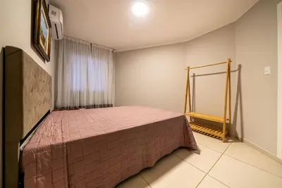 A planta de 148 - Casa pé na areia Mariscal com 04 dormitórios