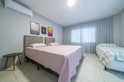 A planta de 149 - Casa pé na areia Mariscal com 04 dormitórios