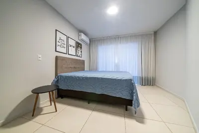 A planta de 149 - Casa pé na areia Mariscal com 04 dormitórios