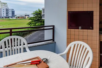 Uma varanda ou terraço em Apto para 6 com vista do mar em Meia Praia P2618
