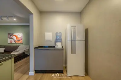 A cozinha ou kitchenette de Apto 3Q c/ varanda - 240m do mar Meia Praia EIO203