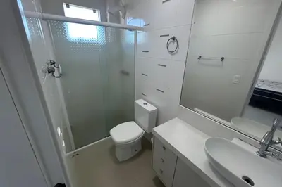 Uma casa de banho em Cobertura com 03 dormitórios