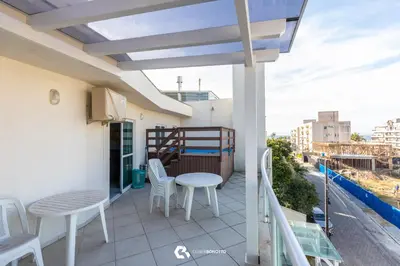Uma varanda ou terraço em 150m do mar! Cobertura Duplex com Piscina Privada