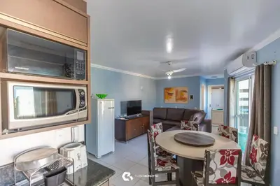 Uma televisão e/ou sistema de entretenimento em 150m do mar! Cobertura Duplex com Piscina Privada