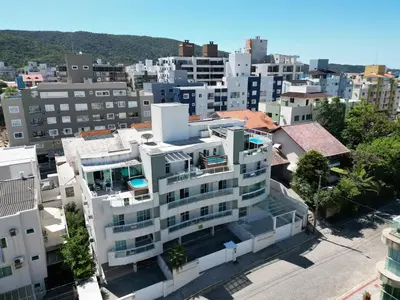 O edifício onde o apartamento está situado