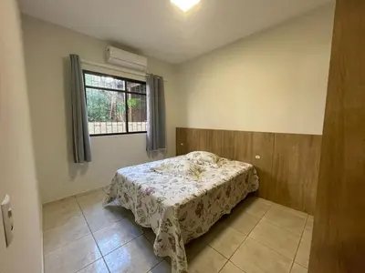 Uma cama ou camas num quarto em Cód 3 - Casa com piscina a 100 m do mar