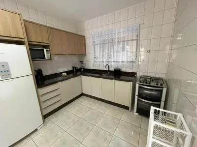 A cozinha ou kitchenette de Cód 3 - Casa com piscina a 100 m do mar