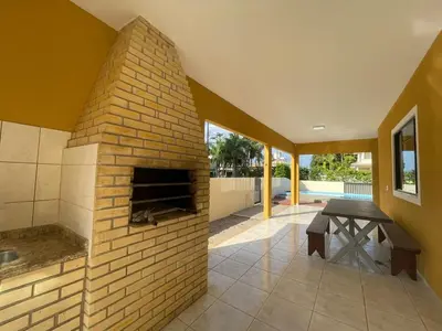 A planta de Cód 3 - Casa com piscina a 100 m do mar