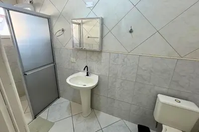 Uma casa de banho em Casa com 04 suítes