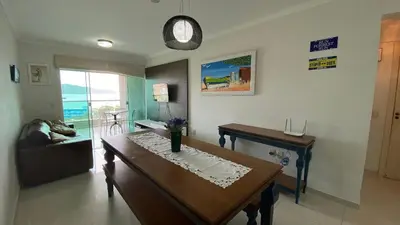 Uma televisão e/ou sistema de entretenimento em Bela Vista - Bombinhas - SC