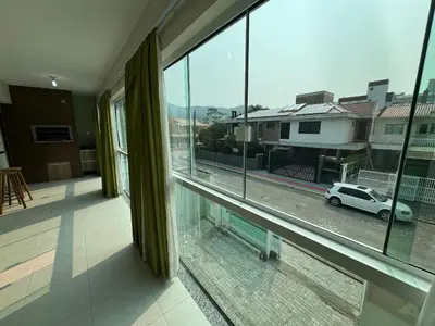O edifício onde o apartamento está situado