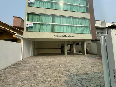 O edifício onde o apartamento está situado