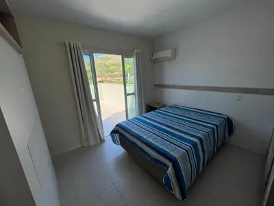 Uma cama ou camas num quarto em cód 18 - Cobertura com piscina á 100m do mar
