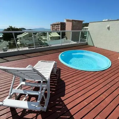 cód 18 - Cobertura com piscina á 100m do mar