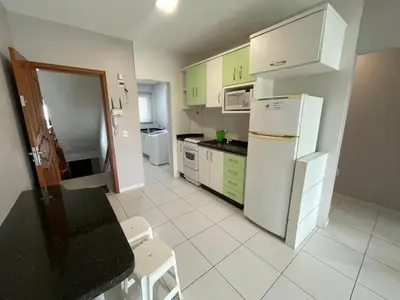 A cozinha ou kitchenette de Cód 37 - Apartamento a 80 metros do Mar