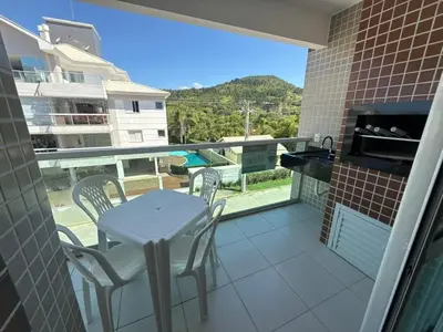 Uma vista geral da montanha ou uma vista da montanha a partir do apartamento