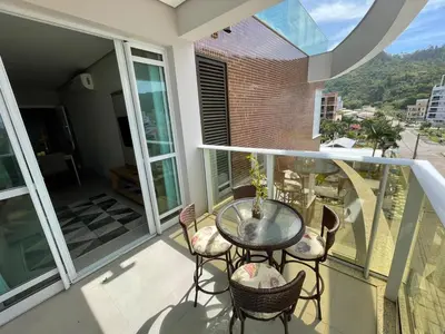 Uma varanda ou terraço em Cód 80 - Excelente Apartamento á 180m do mar