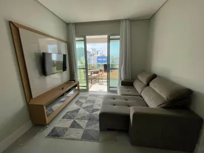 Uma área de estar em Cód 80 - Excelente Apartamento á 180m do mar