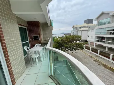 Uma varanda ou terraço em Cód 40 - Apartamento a 80 metros do Mar