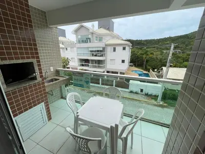 Uma varanda ou terraço em Cód 40 - Apartamento a 80 metros do Mar
