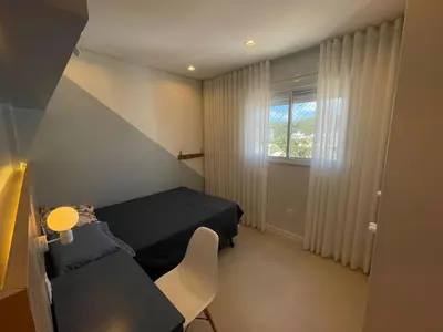 Uma cama ou camas num quarto em cód 32 - Apartamento á 100 m do mar com vista