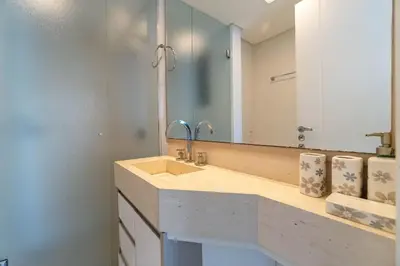 Uma casa de banho em Cobertura Condo com Piscina e Jacuzzi - Boulevard Bombinhas