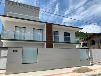 O edifício onde o apartamento está situado