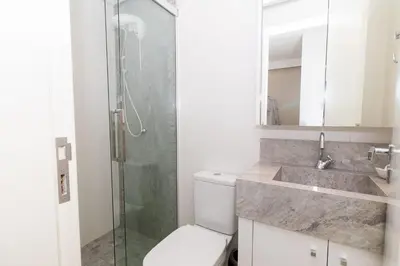 Uma casa de banho em Varandas do Atlântico 101A – Frente Mar em Bombas