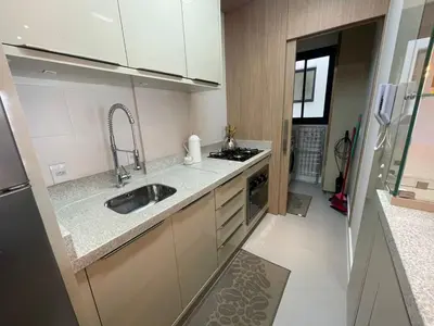 A cozinha ou kitchenette de Cód 82 - Apartamento á 280m do mar