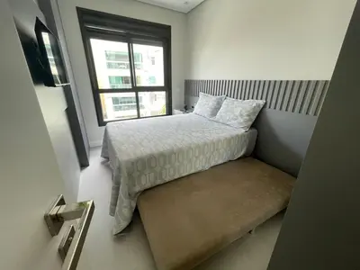 Uma cama ou camas num quarto em cód 84 - Apartamento á 280 m do mar com piscina