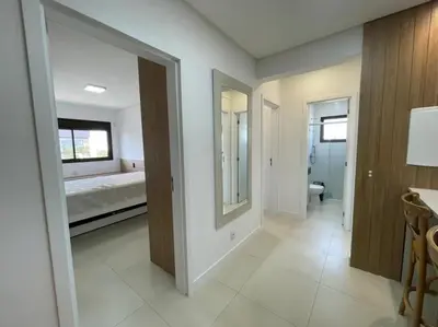 Uma cama ou camas num quarto em Cód 108 - Apartamento exuberante à 280 m do mar