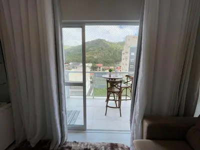Uma vista geral da montanha ou uma vista da montanha a partir do apartamento