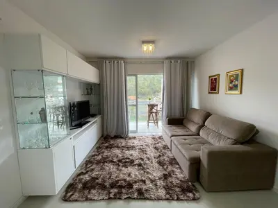 Uma televisão e/ou sistema de entretenimento em Cód 85 - Apto aconchegante no Solar das Alamandas