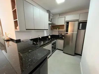 A cozinha ou kitchenette de Cód 97 - Apto amplo e decorado a 280m do mar