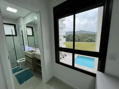 Uma vista geral da montanha ou uma vista da montanha a partir do apartamento