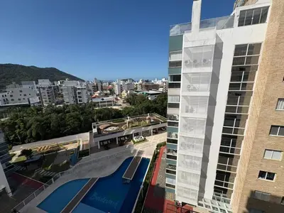 A piscina em ou perto de Cód 58 - Apartamento de 2 suítes com piscina.