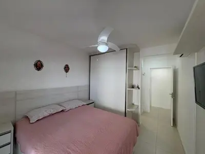 Uma cama ou camas num quarto em Cód 58 - Apartamento de 2 suítes com piscina.