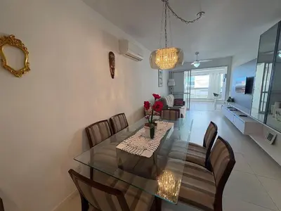 Uma área de estar em Cód 58 - Apartamento de 2 suítes com piscina.