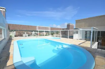 A piscina em ou perto de 451 - Lindo Apartamento de 3 dormitórios na praia de Bombas