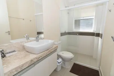 Uma casa de banho em 379 - Maravilhoso apto 2 quartos na Lagoinha