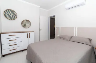 A planta de 223K - Lindo Apartamento de 3 dormitórios na praia de Bombas