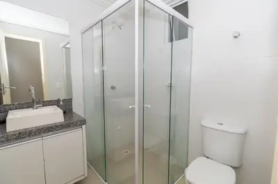 Uma casa de banho em 050 - Apartamento 2 dorm para 6 pessoas em Bombas