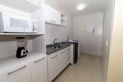 A cozinha ou kitchenette de 050 - Apartamento 2 dorm para 6 pessoas em Bombas