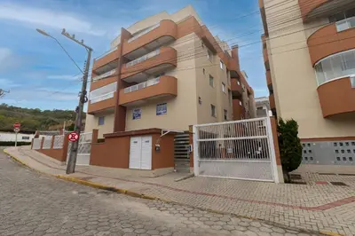 O edifício onde o apartamento está situado